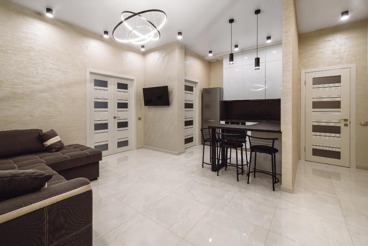 К Морю 5 Мин! Французский Бульвар 26 Спальных Мест 6 ! Odesa Exterior photo